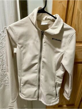 Columbia Women's Cream Softshell Jacket